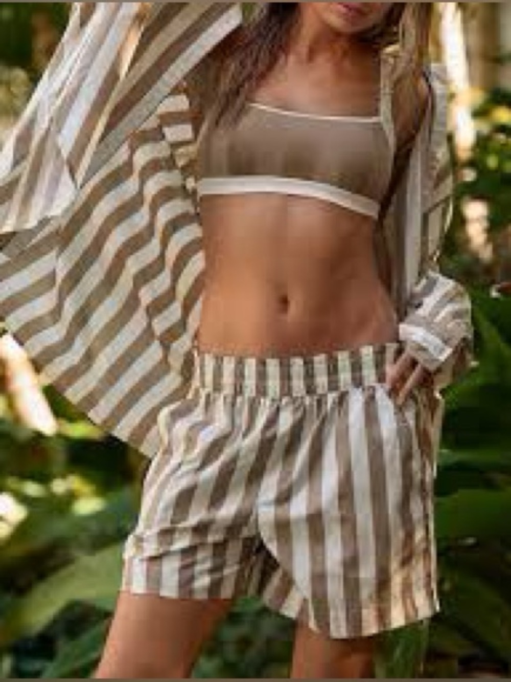 Aerie Striped Beige White Elastic Waist Shorts 100% Cotton Size Medium